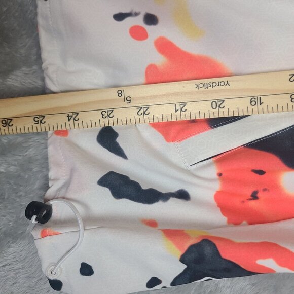 Women's UA RECOVER Woven Upstream Camo Jacket Size Large Orange White‎ Black NWT - Picture 8 of 11